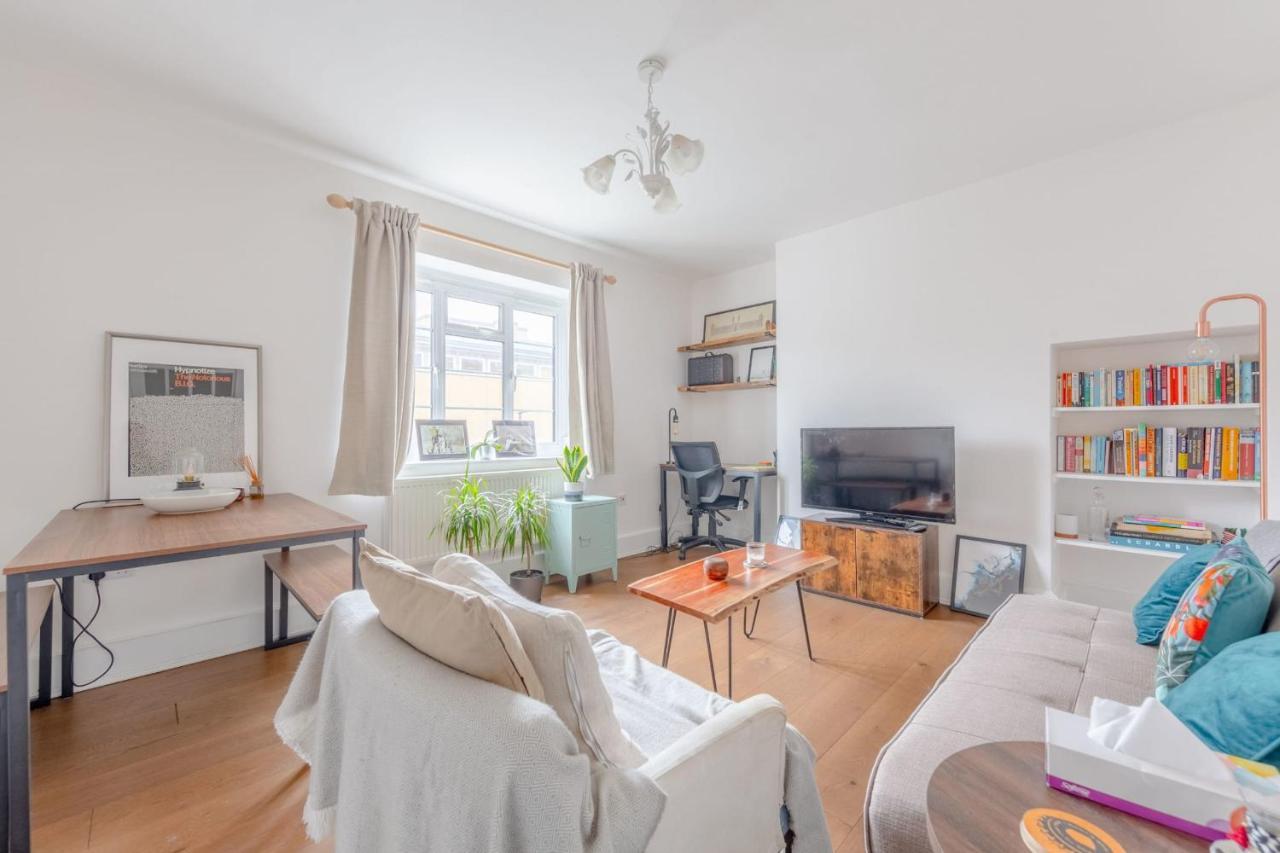 Stylish And Central 1 Bedroom Flat in Maida Vale