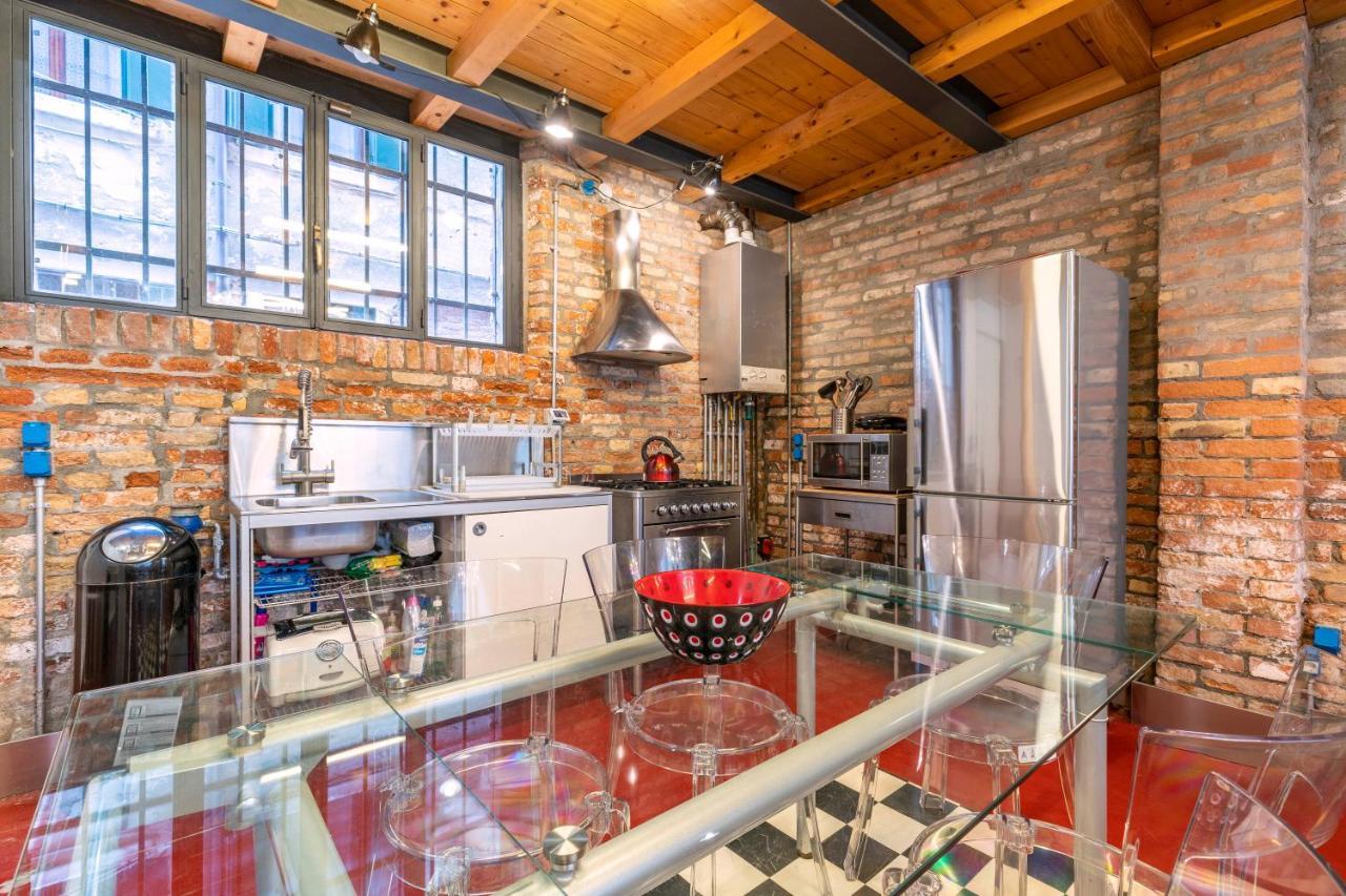 Venetian Loft 1