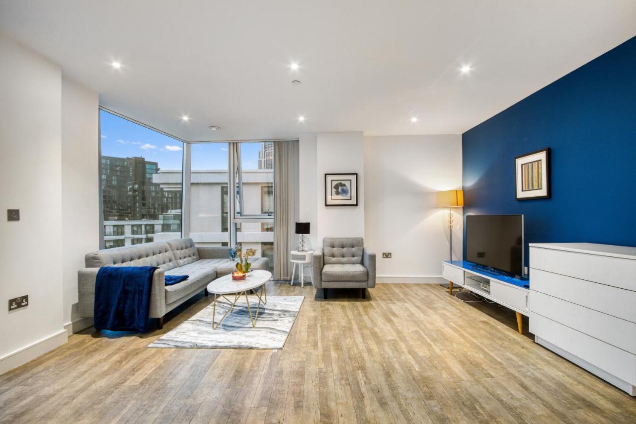 Contemporary And Stylish 2 Bed in Nine Elms 1