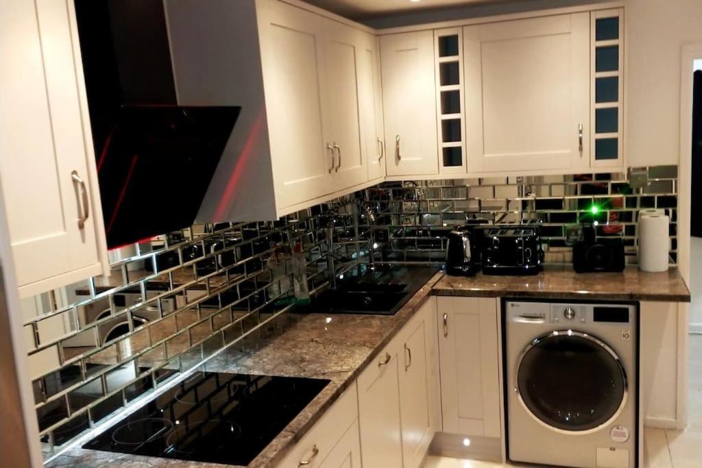 Impeccable 2-Bed House 1