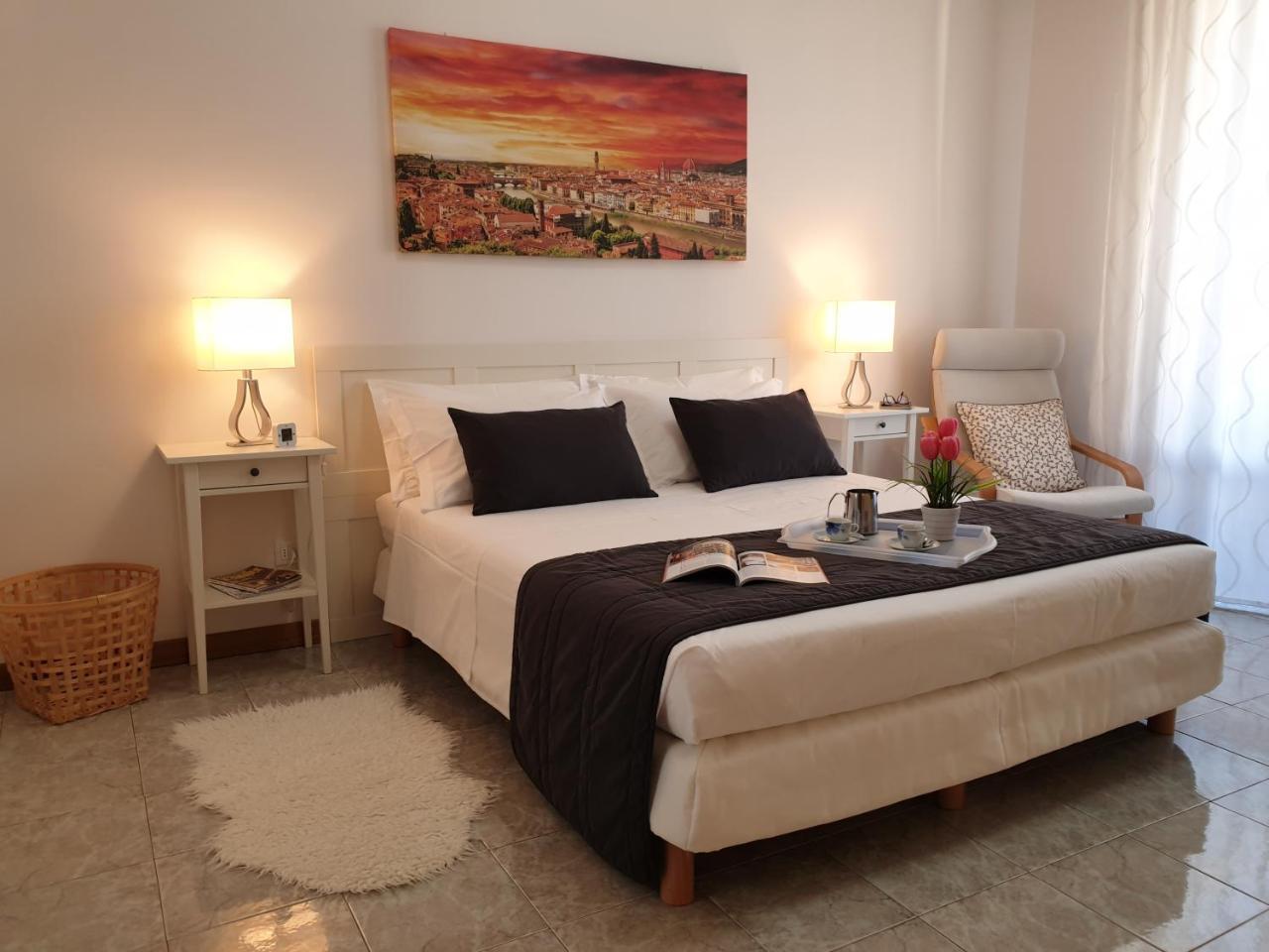 Godi Fiorenza Suite - Duomo a 15 Minuti E Aeroporto a 4 Minuti Con Tramvia T2 (Adults Only)