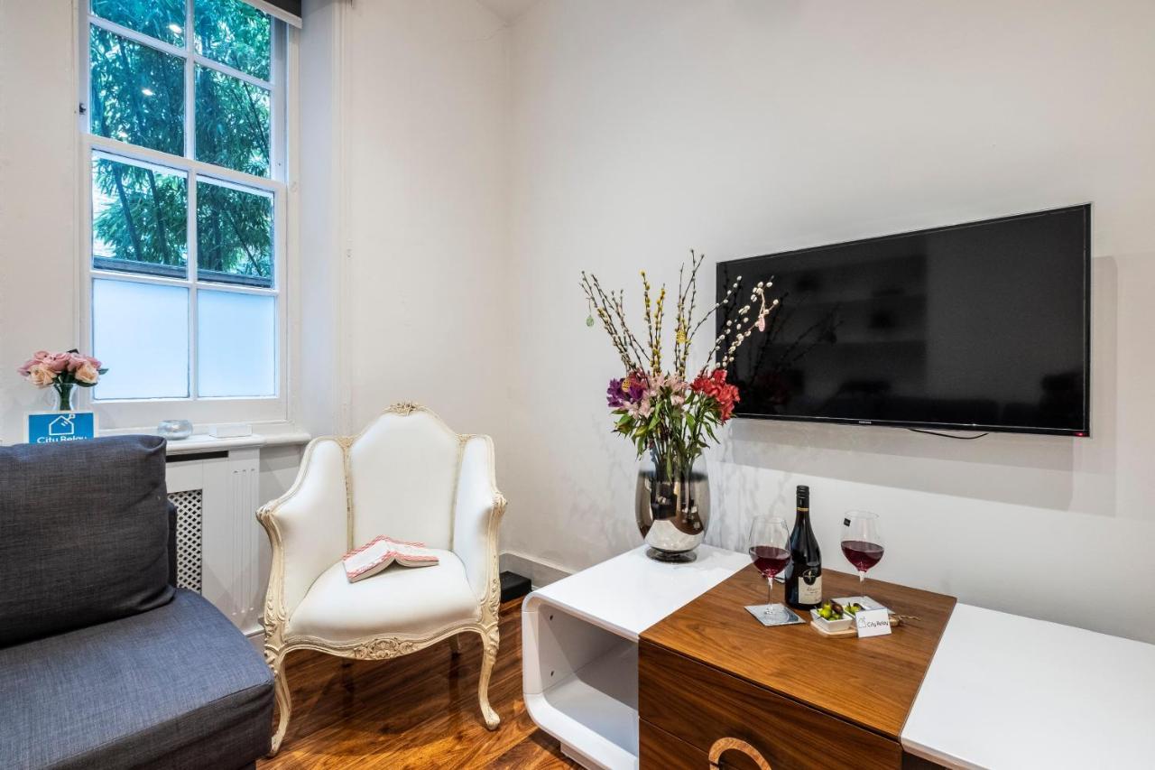 Bright Warwick Chambers Apartment 1