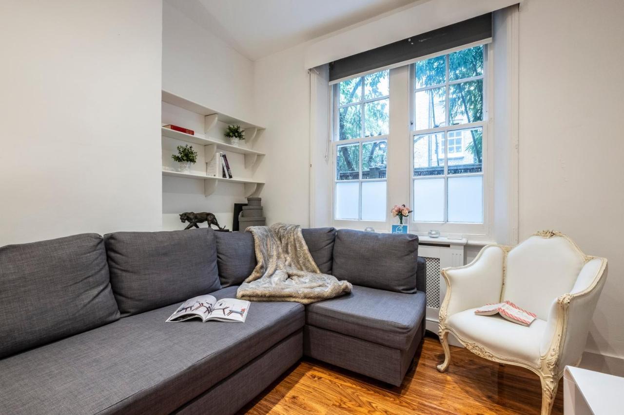Bright Warwick Chambers Apartment