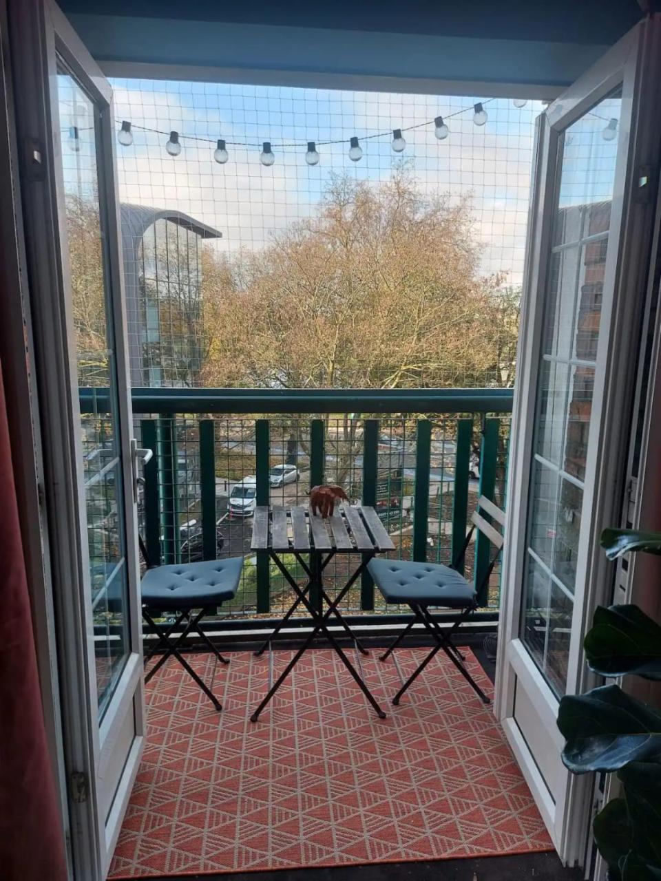 Spacious 2 Bedroom Flat in Clapham with Balcony