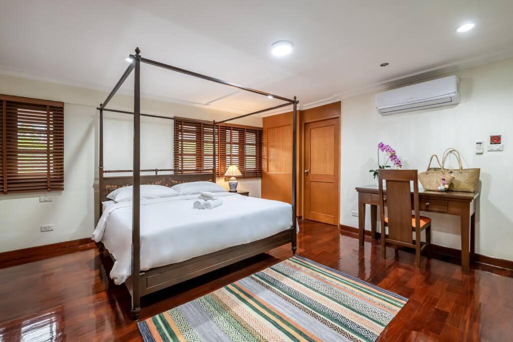 At Nana-5bed, City Center, Nana Bts, Mbk, Central World, Siam 1