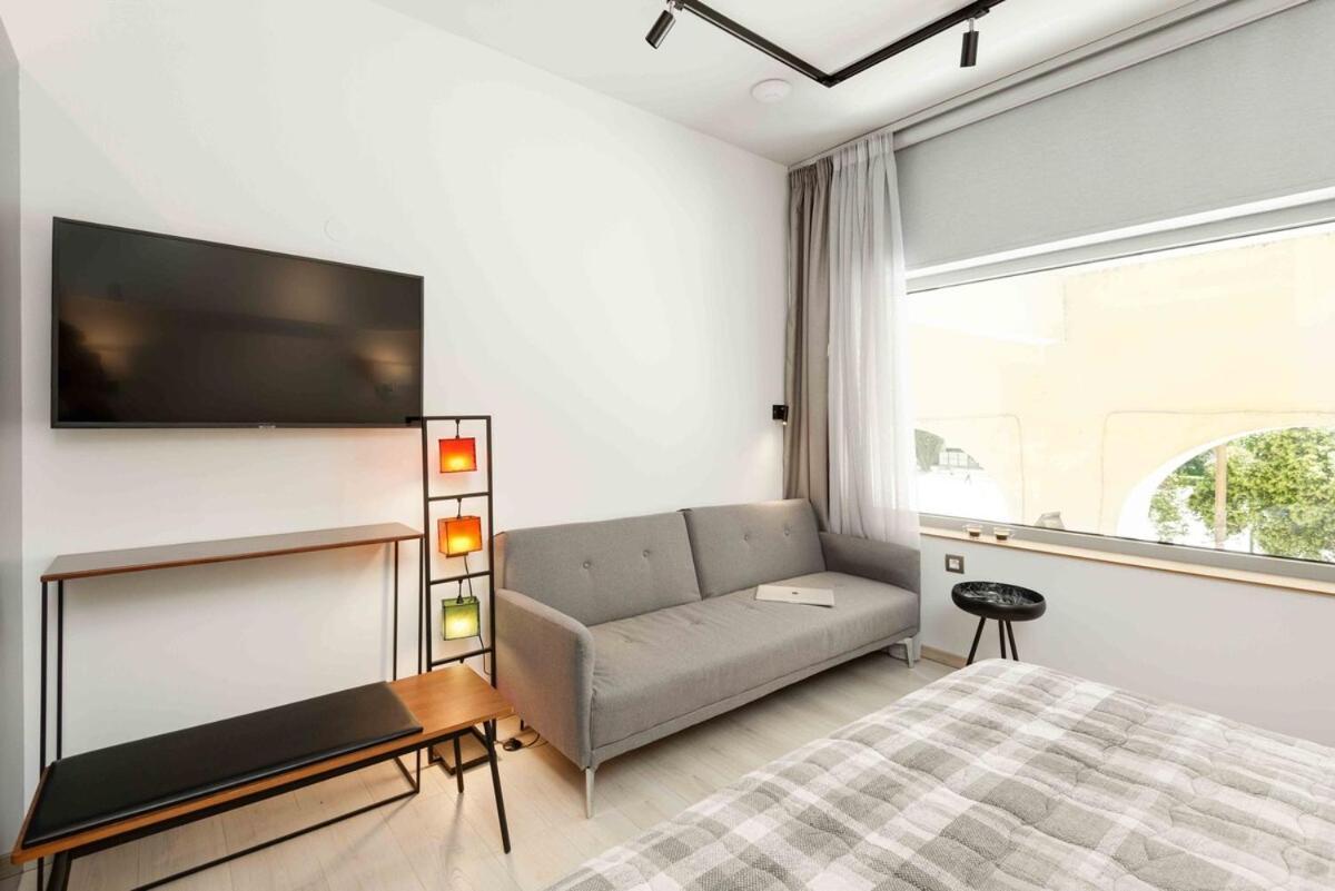 Square Elegant Suites 2