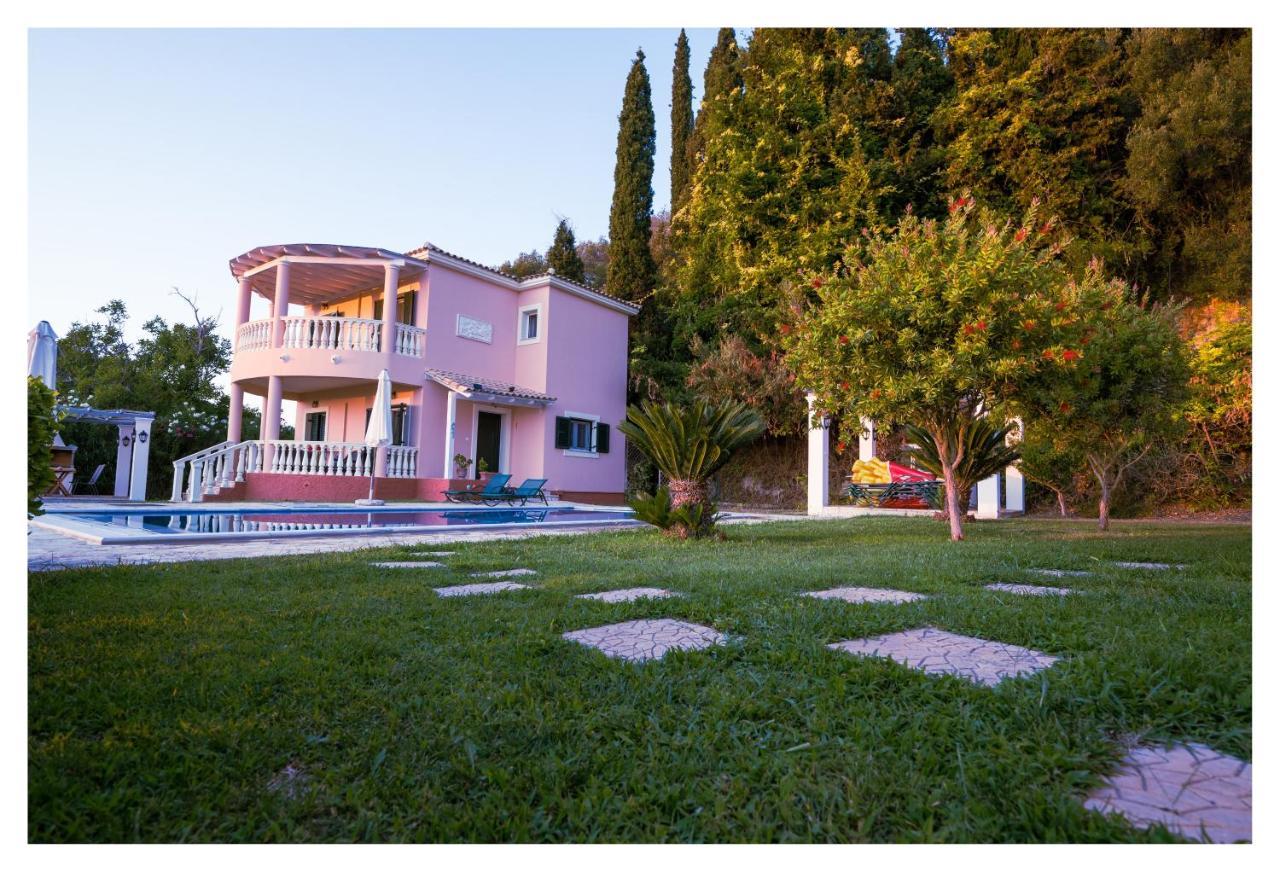 Private Villa's in Nw Corfu with Pool