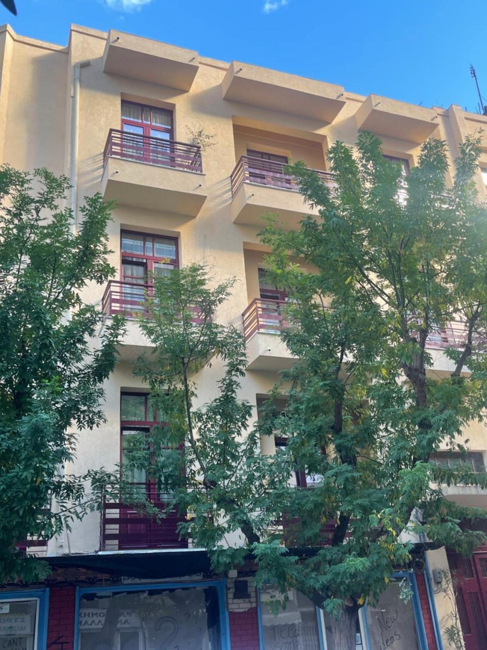 The Maroon Bottle Luxury Suites 2
