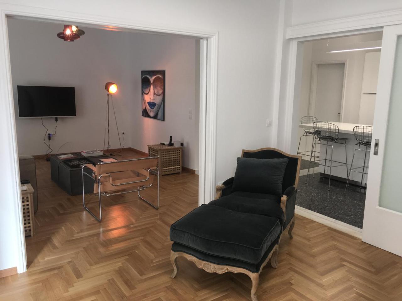 Bright And Roomy Apartment, in the Heart of Athens