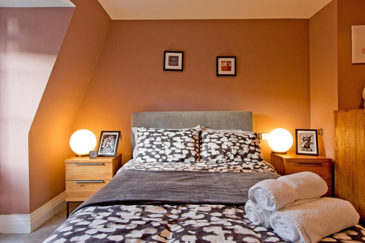 3 Bedroom Modern Mews House 2