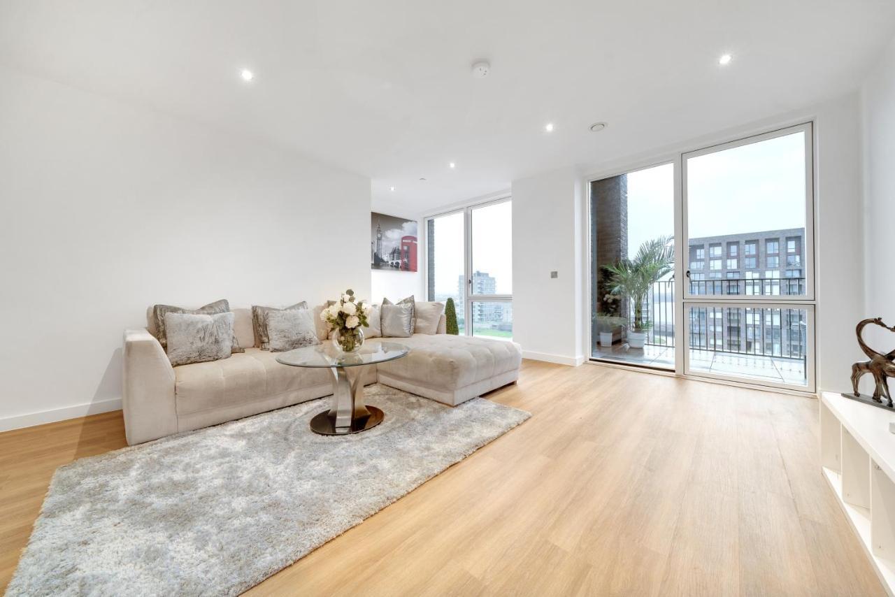 Luxury 3bed 3bath Apartment Royal Albert Wharf Excel London Newham 2