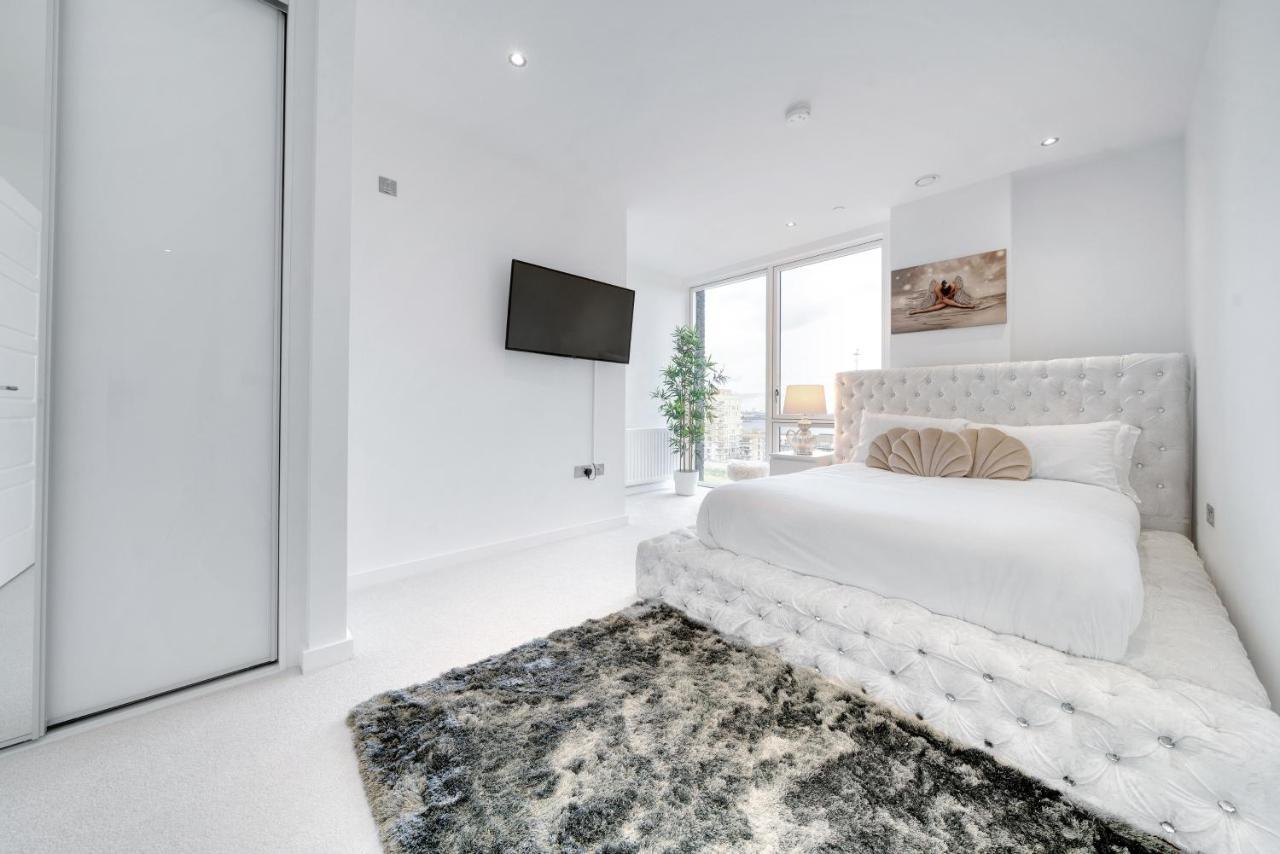 Luxury 3bed 3bath Apartment Royal Albert Wharf Excel London Newham