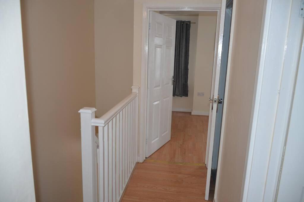 London 4 Bedroom House 1