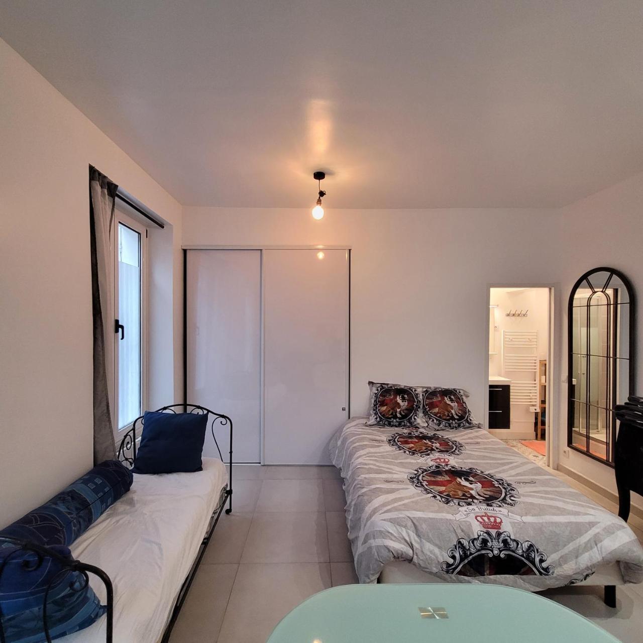 Hollyday Studio Paris Centre Montmarte Sacre-Coeur Opera Louvre (Adults Only)