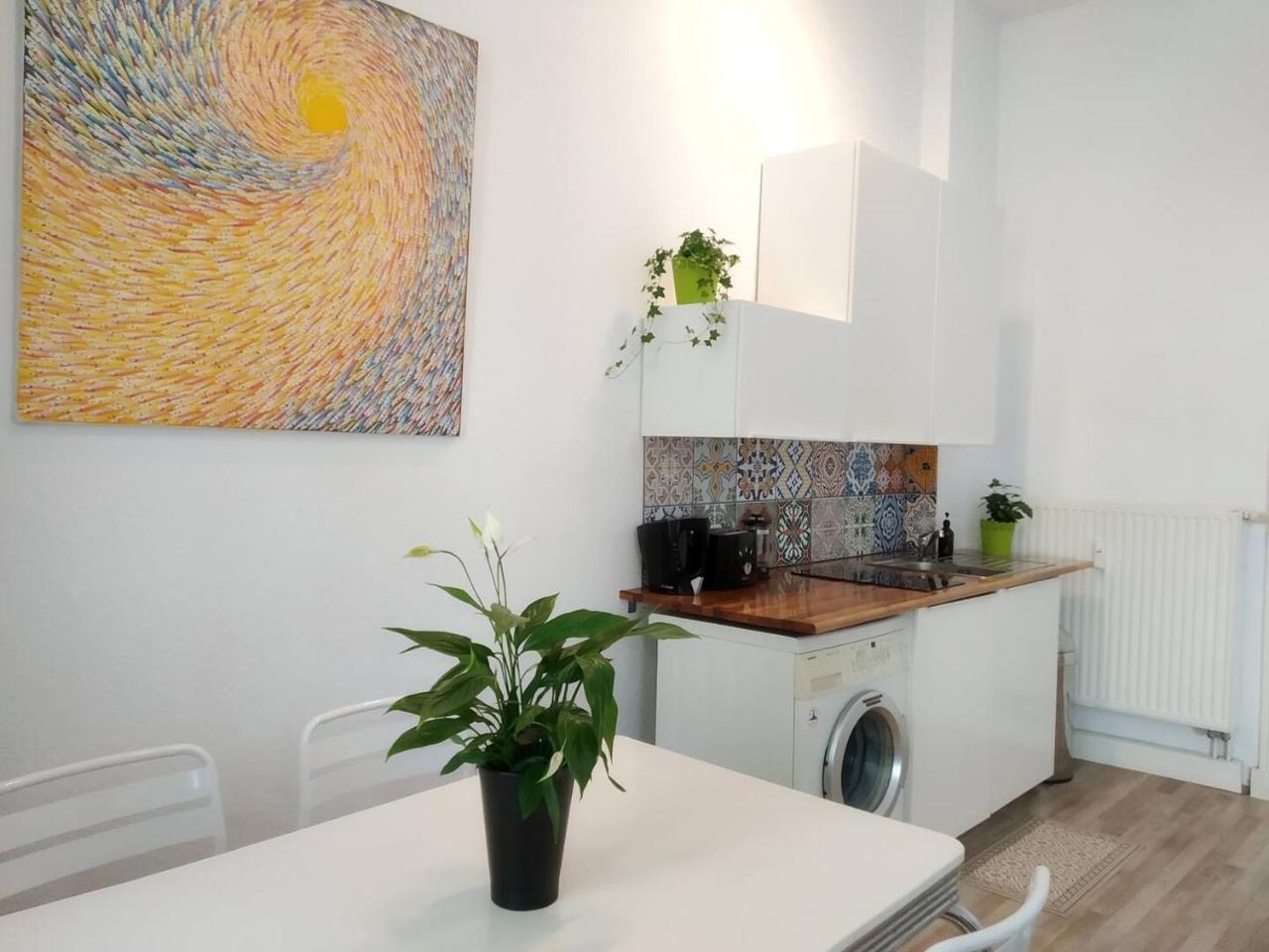 Cozy Studio in Friedrichshain, 4 Quiet Guests Only 1