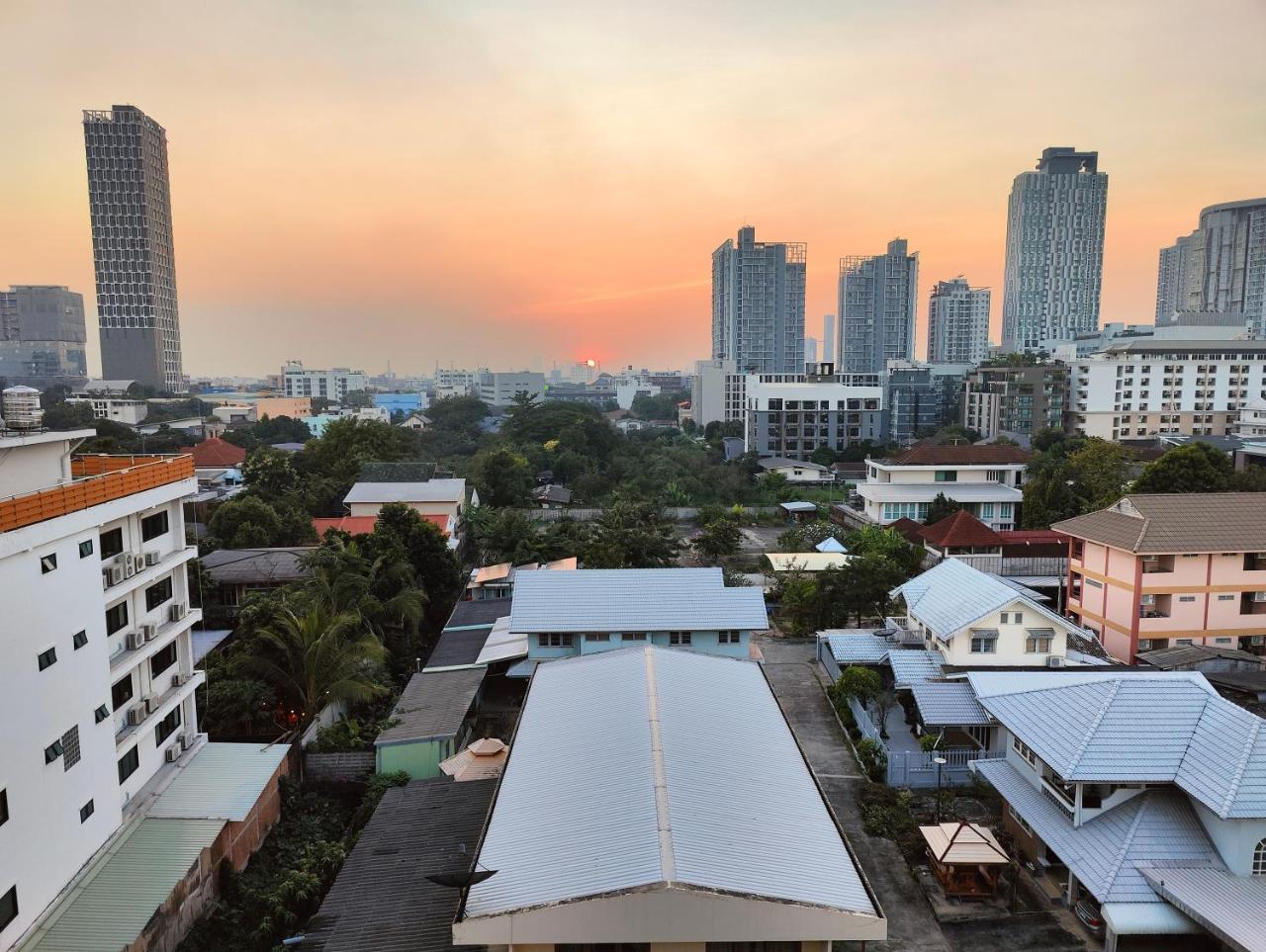 Sundowner Sukhumvit