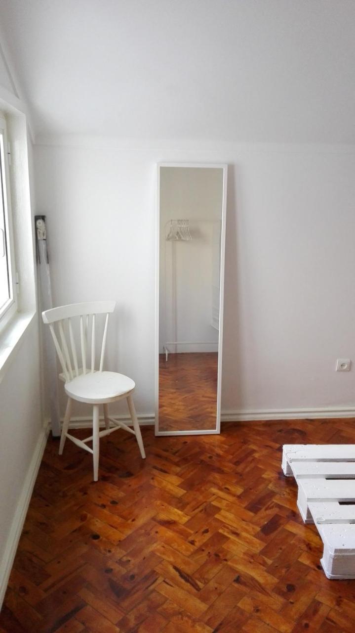 White Cosy Apartment (Adults Only) 2