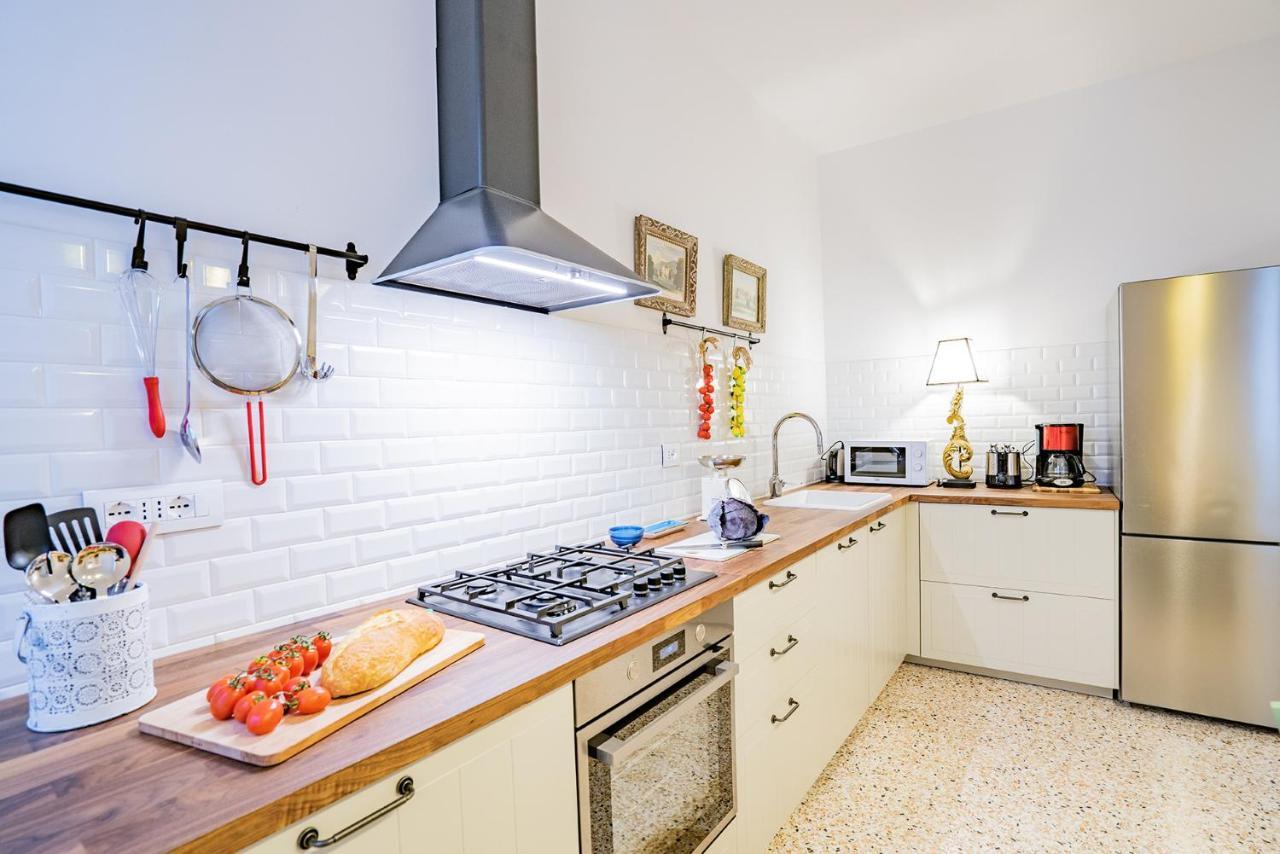Ca' San Beneto Completely Refurbished in a Fabulously Central Area 1