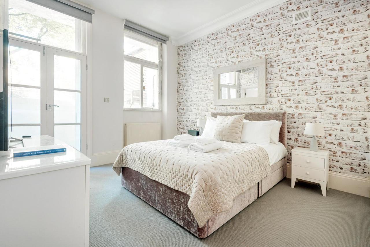 Stunning Home Near Earl's Court by Underthedoormat 1