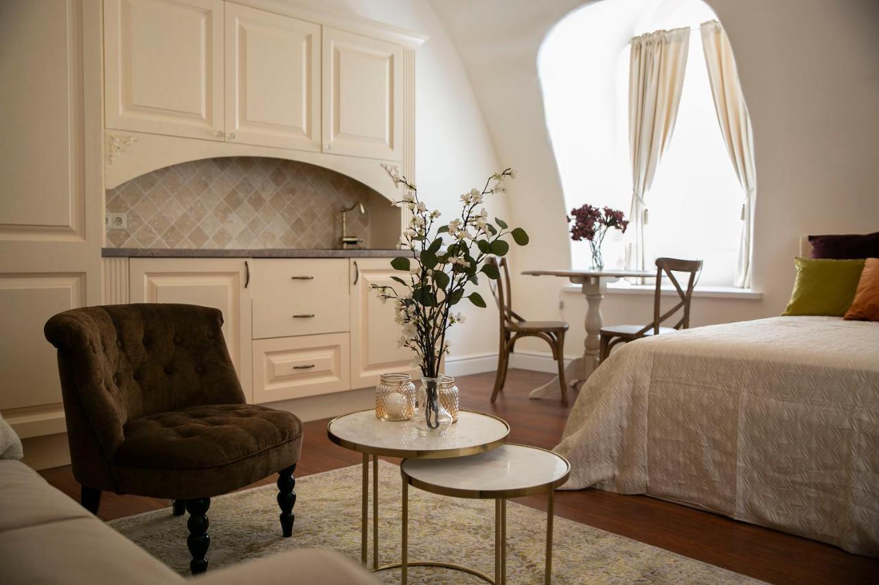Heart of Old Town - St. Ann Apartment
