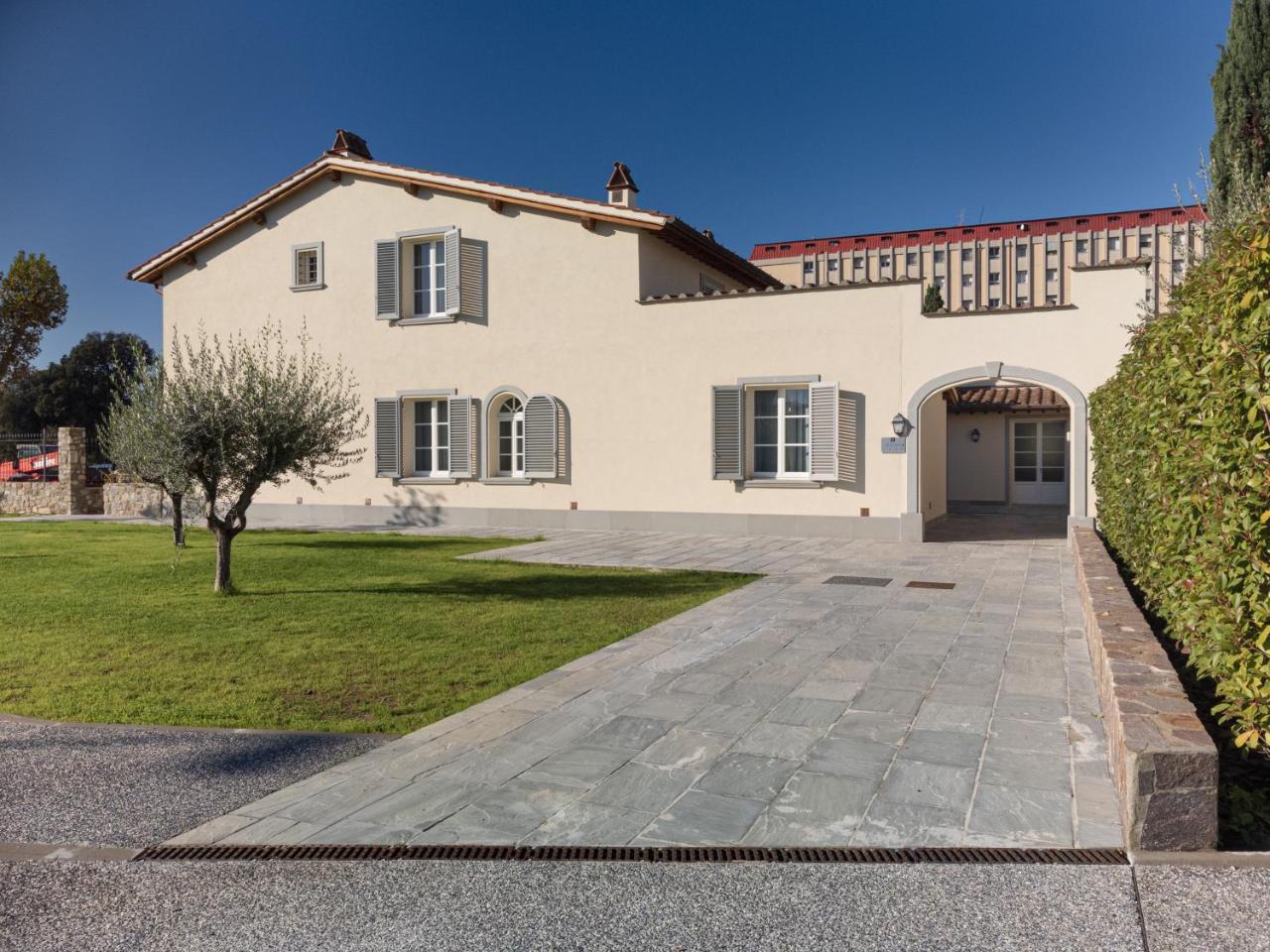 Villa Carobbi Apartments Florence 1