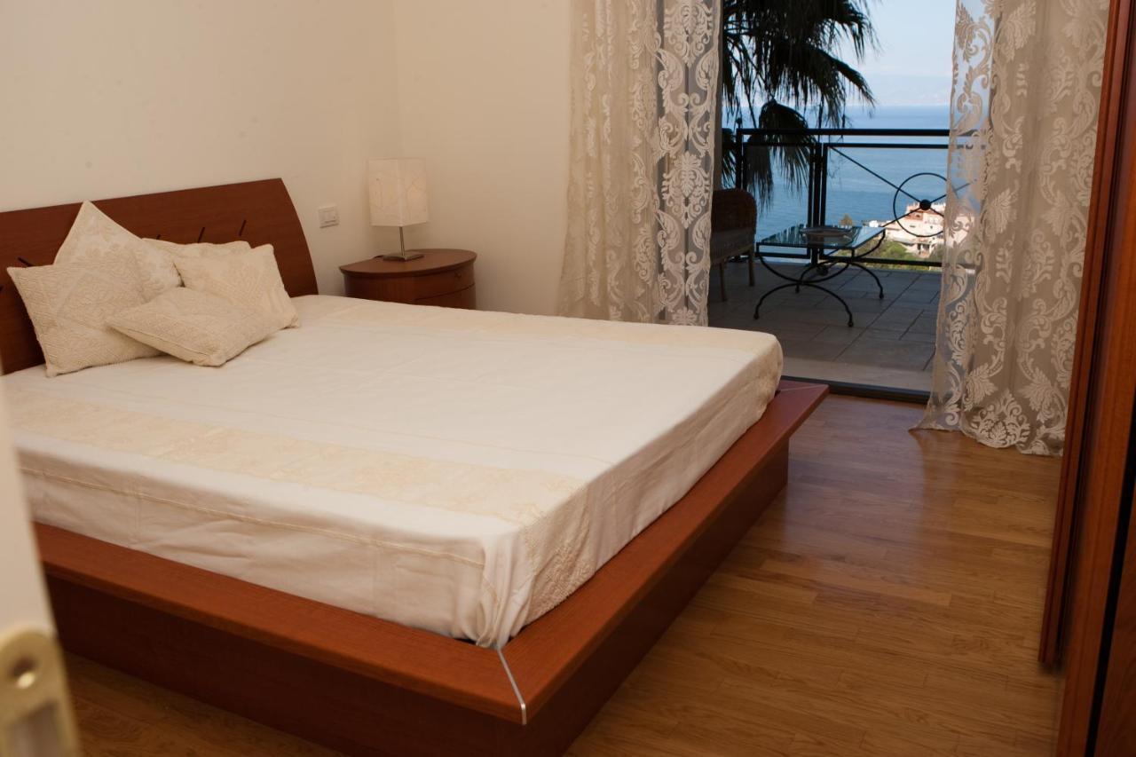 Taormina Seaview Apartment - Taormina Holidays 2