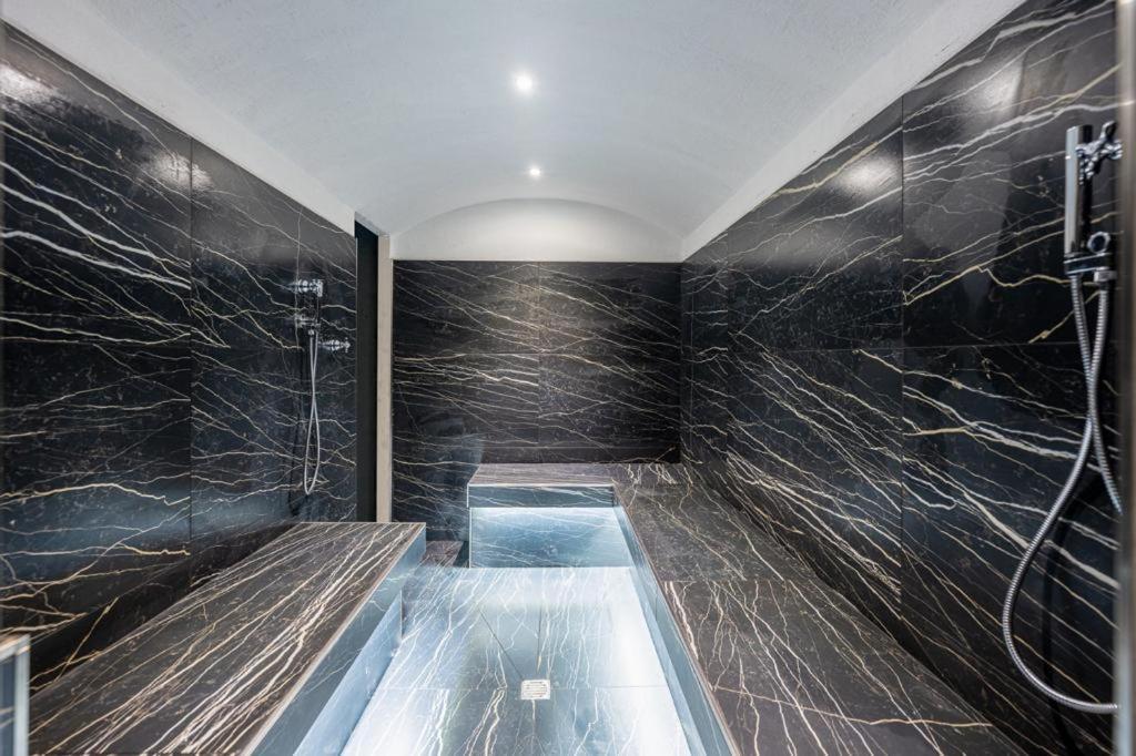 Villa Costanza- Private Heated Pool, Steam Room & Sauna - Bellagio Village Residence 2