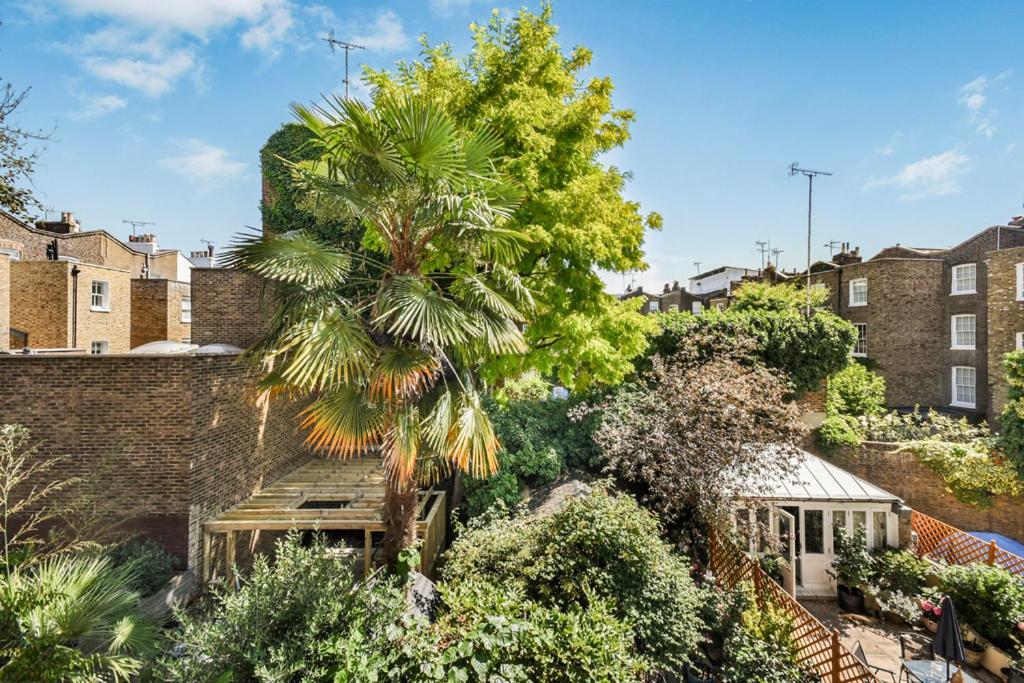 Lovely Large 1 Bed Renovated Flat W Balcony & 600mb Wifi 1
