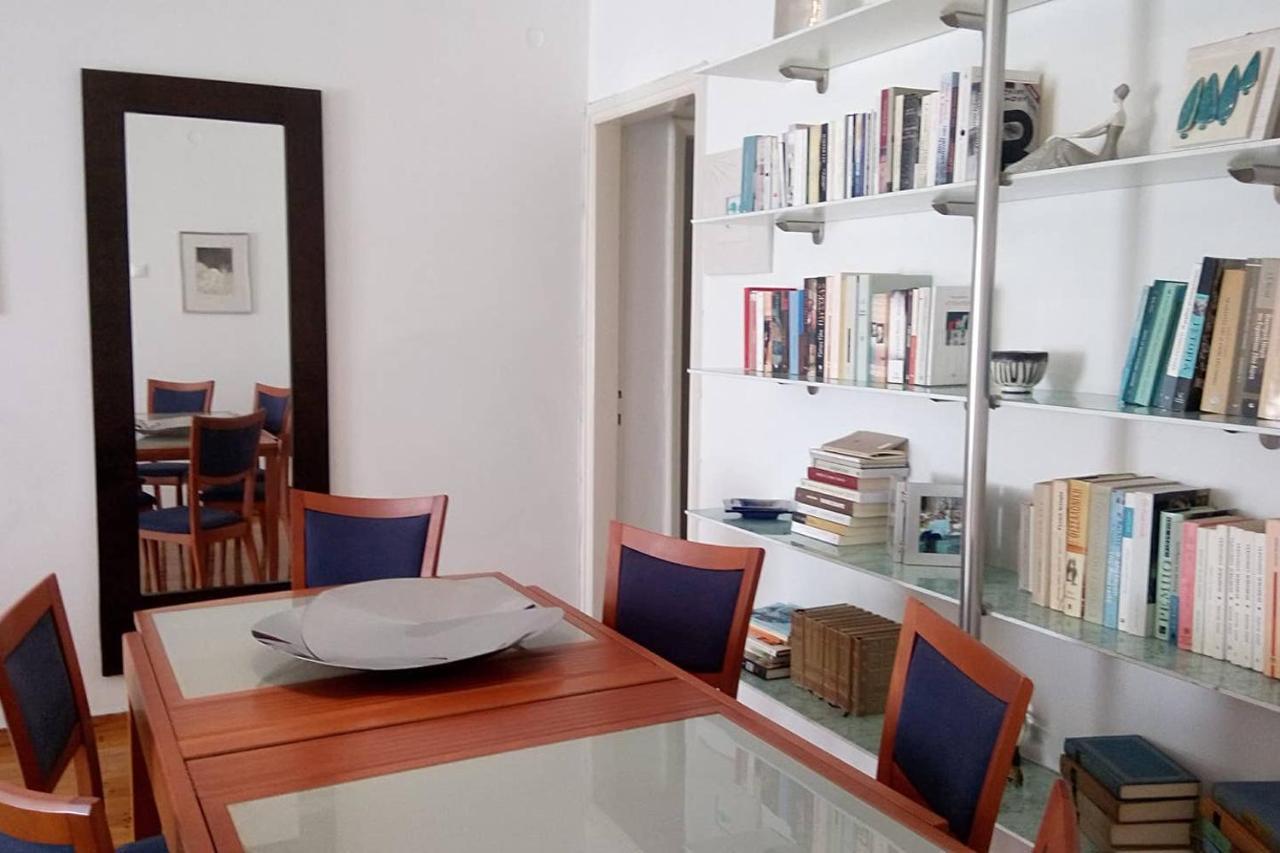 Comfy Central Flat 2