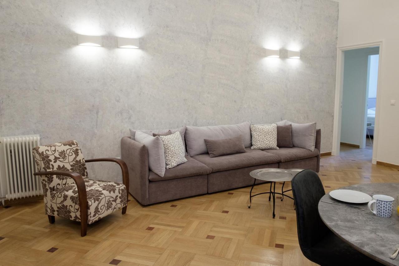 Luxury Three Bedroom Apartment in Kolonaki
