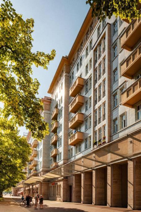 Zwei Charmante Privatzimmer Mit Wohnbereich in Zentraler Berliner Wohnung 1