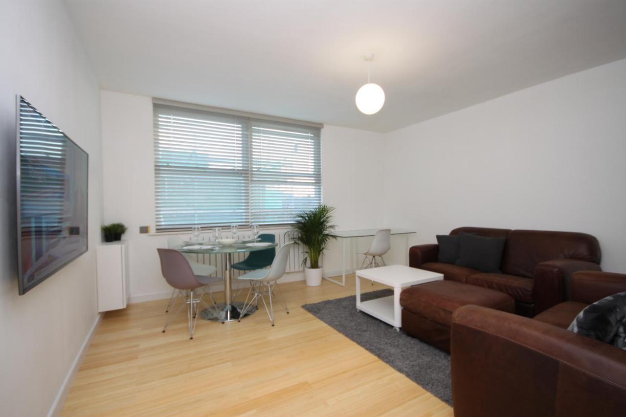 Camden Town Spacious 2 Bedroom Apartment - Sleeps 5 Guests!