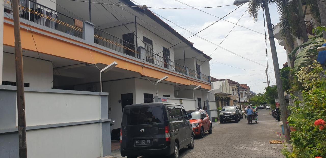 Oyo 90990 Surya Residence
