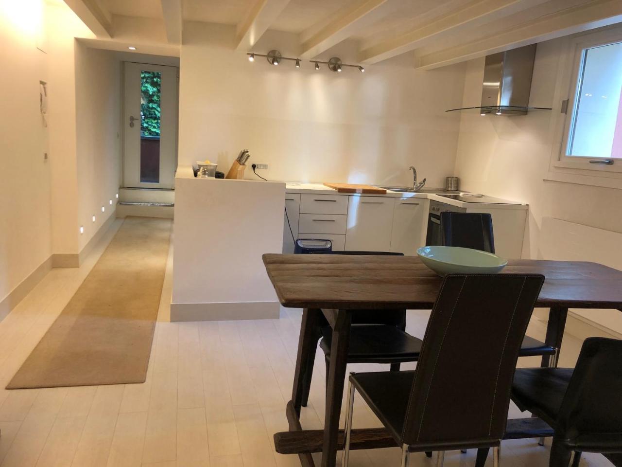 Venice-Lido Apartment with An Esclusive Garden 2
