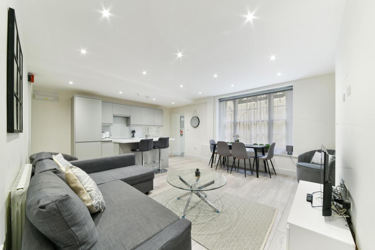 Chic Apartment by Hyde Park 2