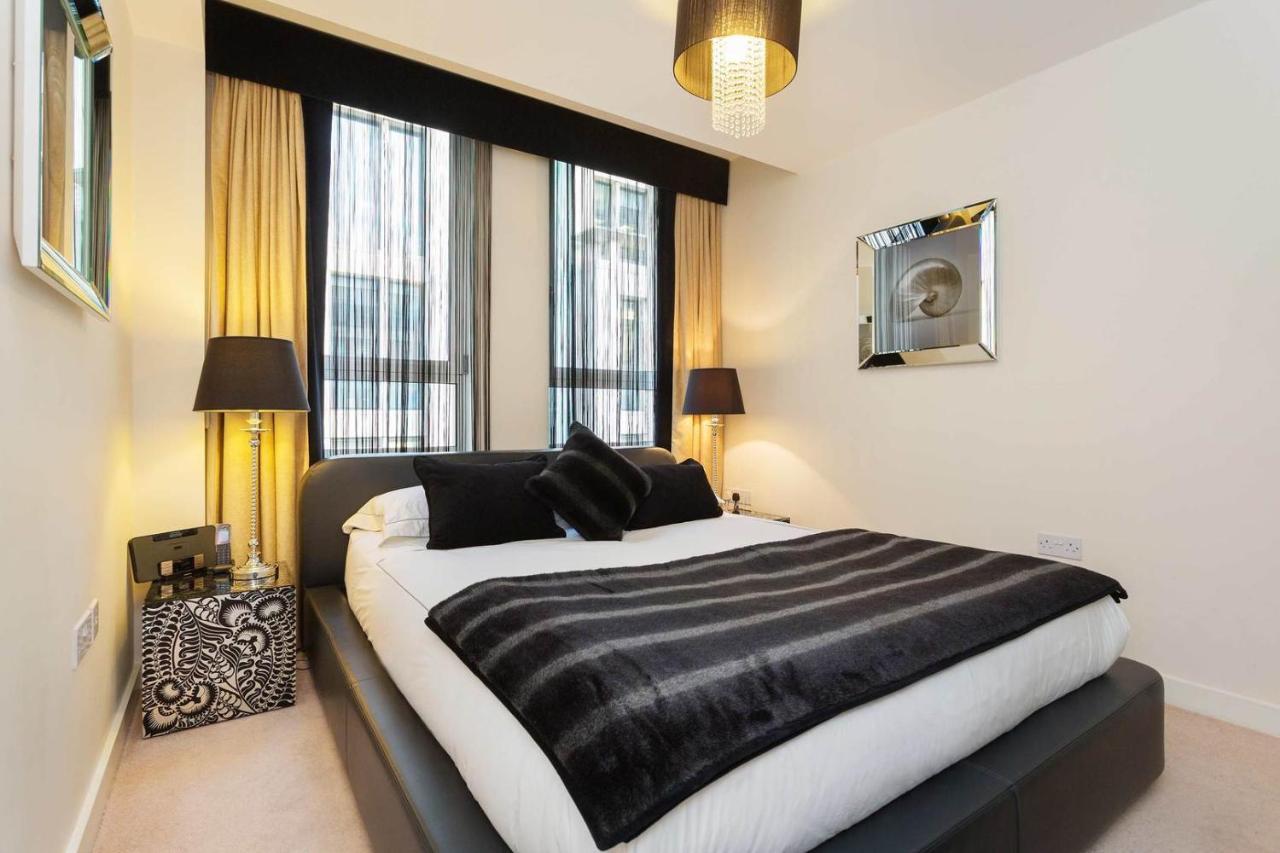 Veeve - Brilliant Barbican 1
