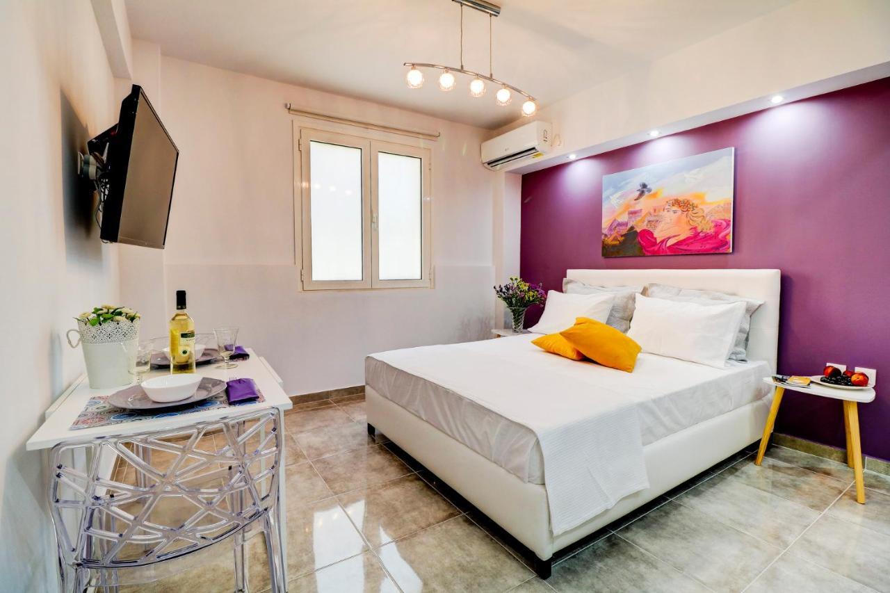 Purple- Lux Studio 2' From Metro Petralona (Adults Only)