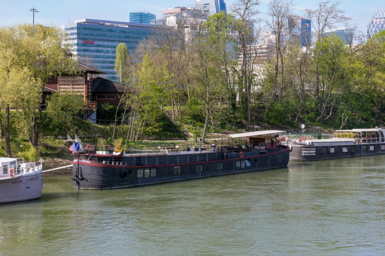 Grande Peniche 4 Ch - 10 Pers -Paris - Ile de Puteaux- Terrasses