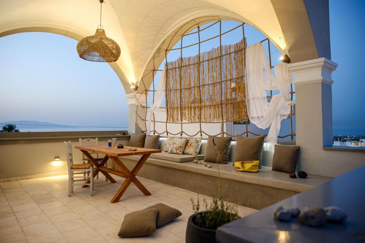 Oia Hostel (Adults only)