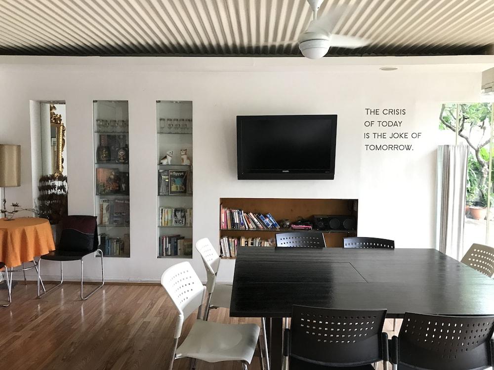 Sathorn Terrace Apartment 2