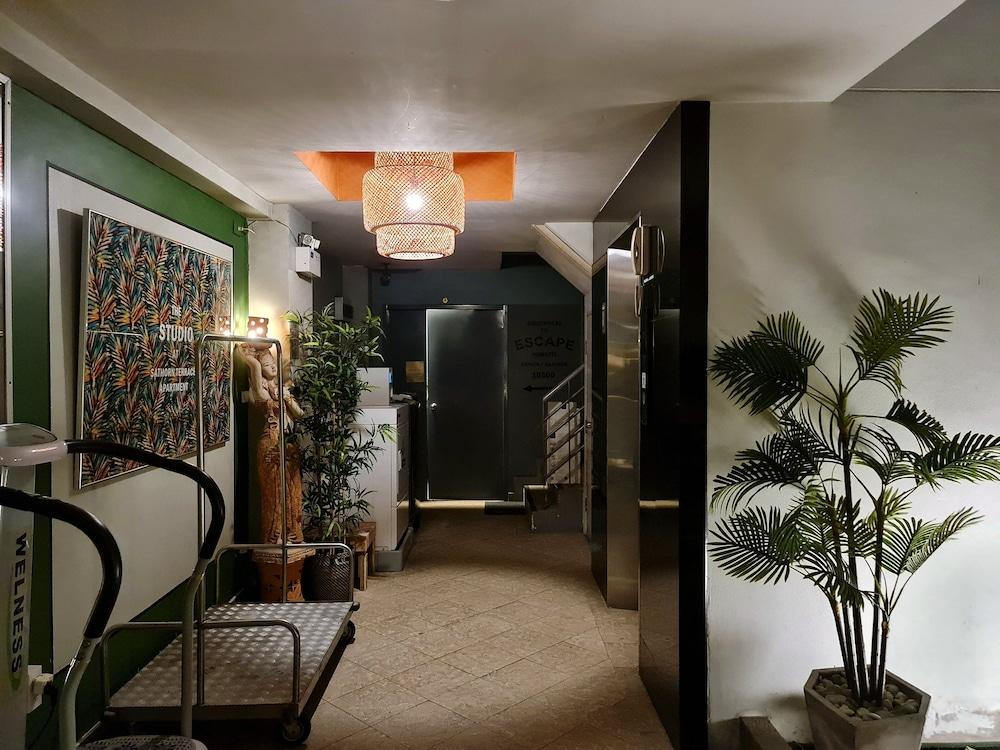 Sathorn Terrace Apartment 1