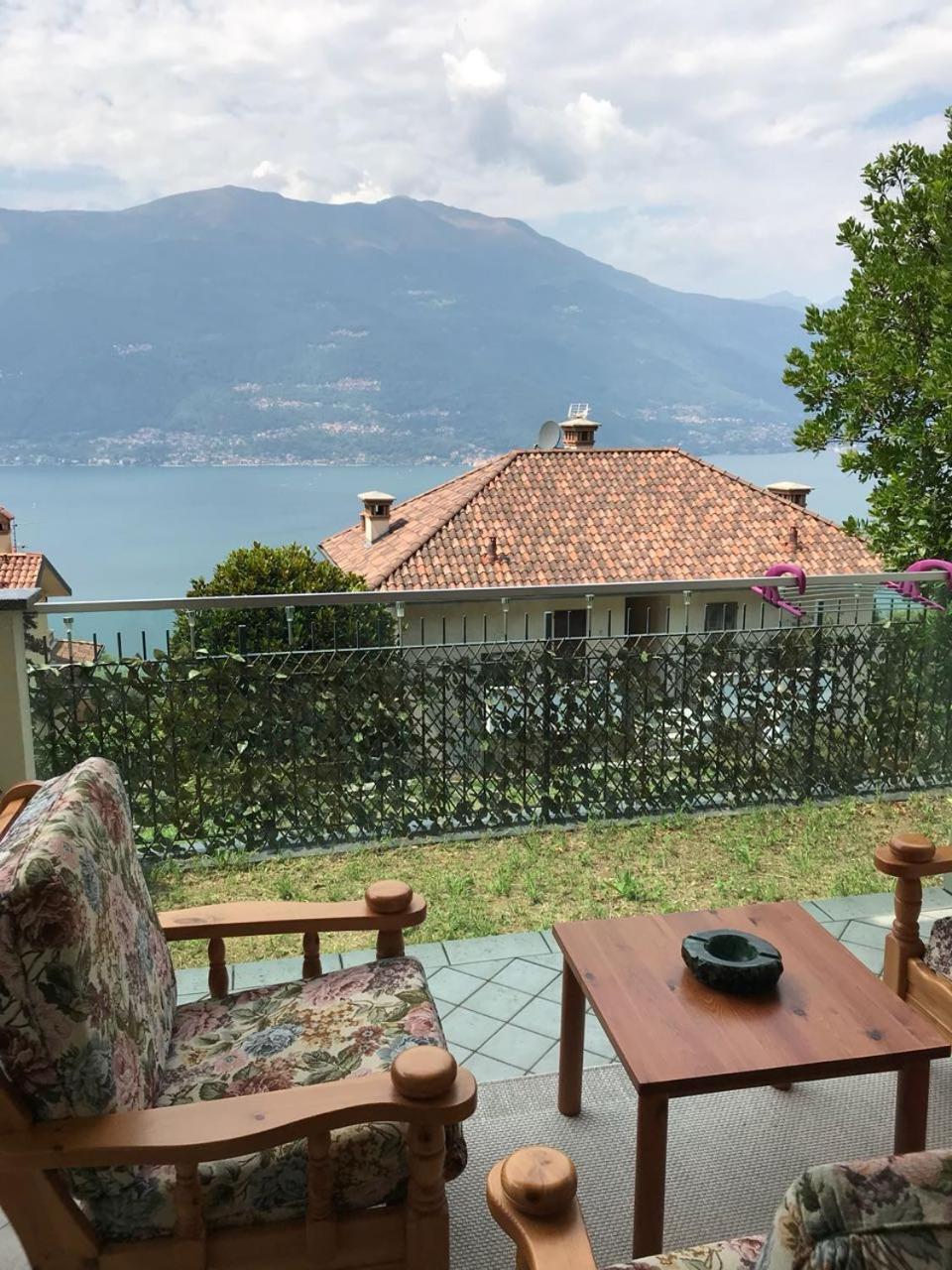 Apartment with Garden And Terrace Beautiful Lake View 1