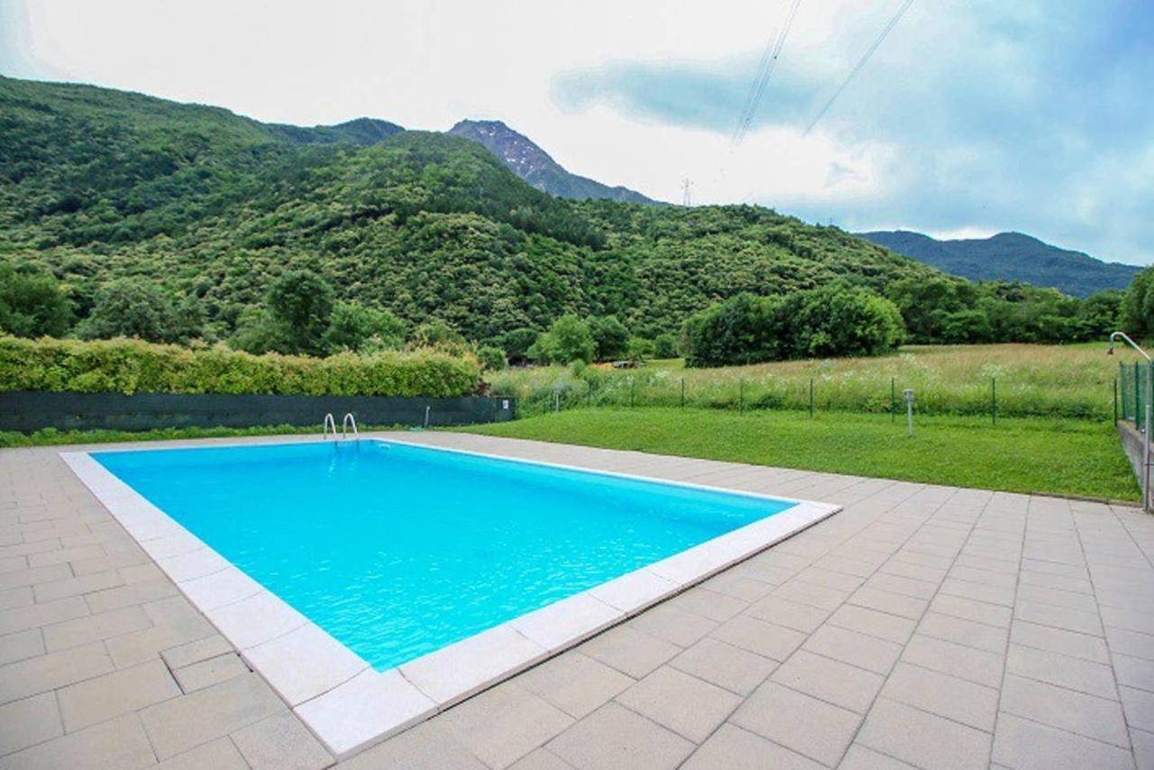 "Lake & Mountain" Summer House 1