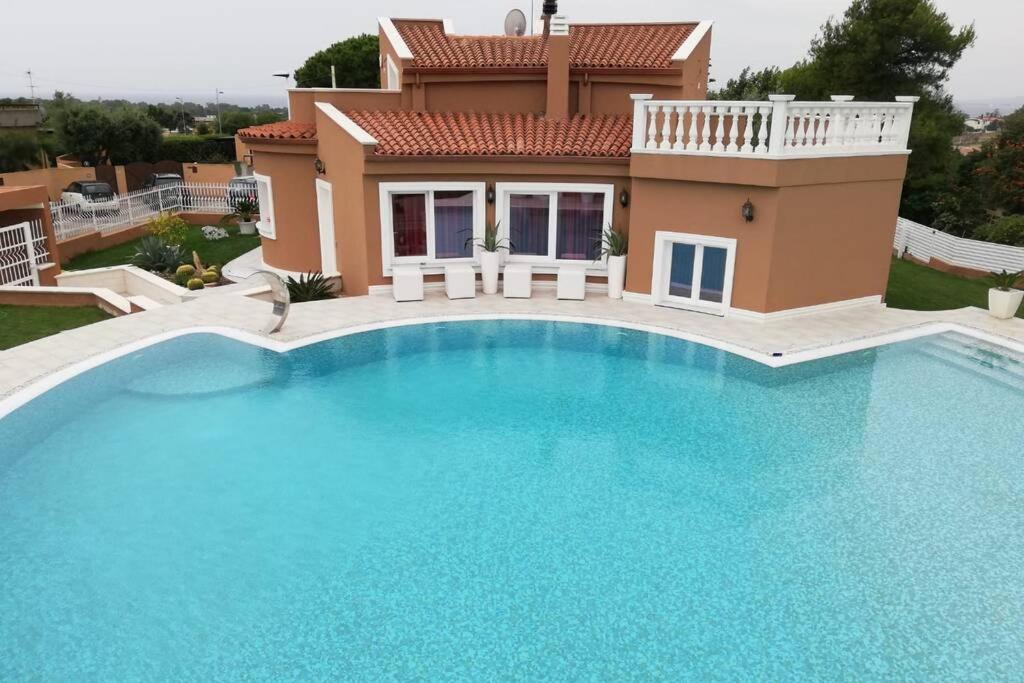 Villa Leon