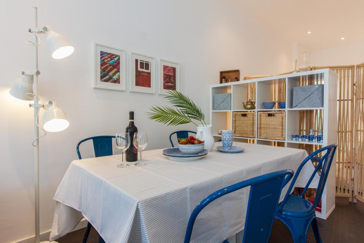 Typical Light Filled Graca Apartment, by Timecooler 1