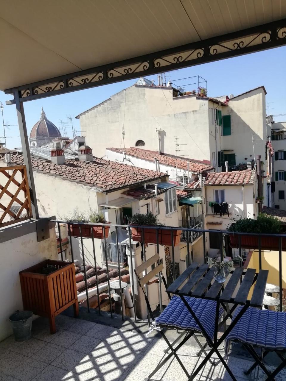 Small Rooftop Studio with Terrace Piccolo Monolocale Con Terrazza 1