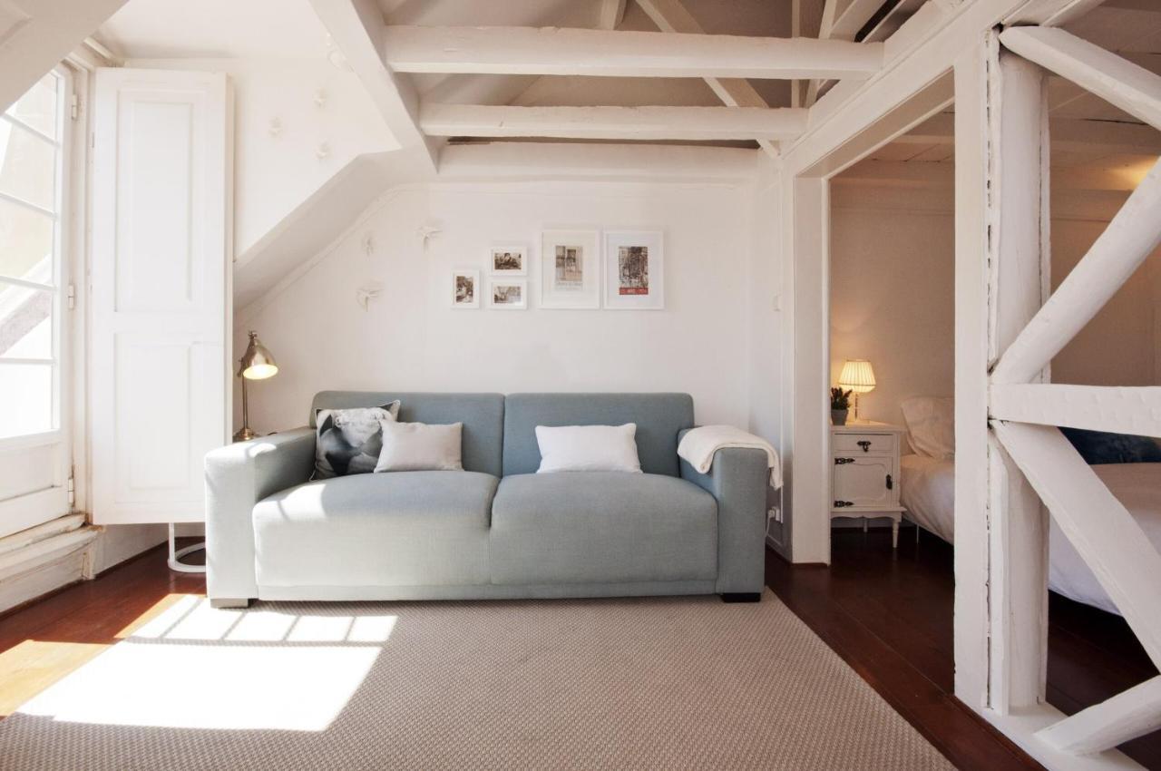 Penthouse at Downtown with Sun Deck & Free Parking 1