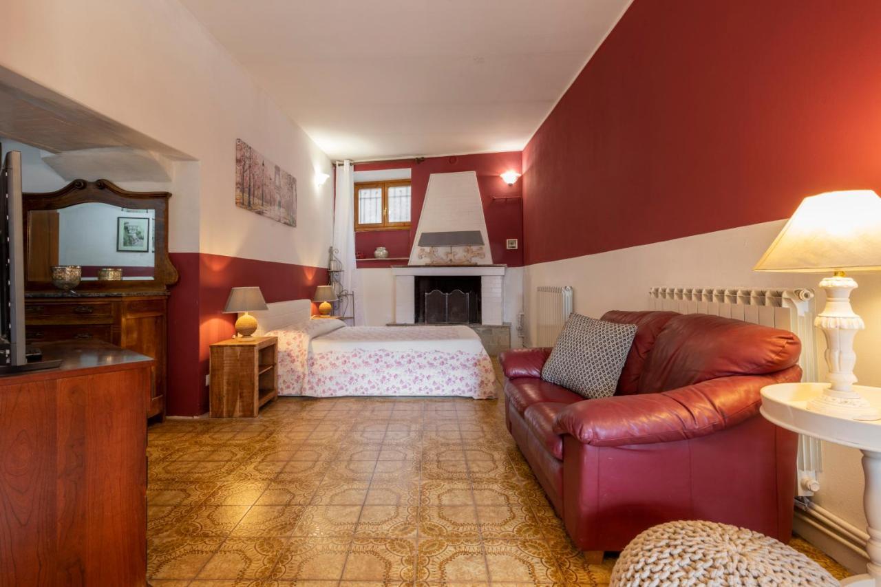 Charm Amidst Lakes & Mountains - Renovated in 2023 1