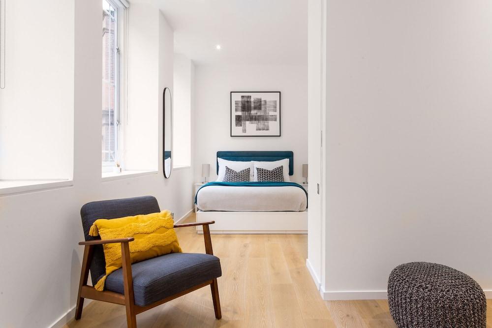 2 Bed 2 Bath Apartment Off Regent Street 1