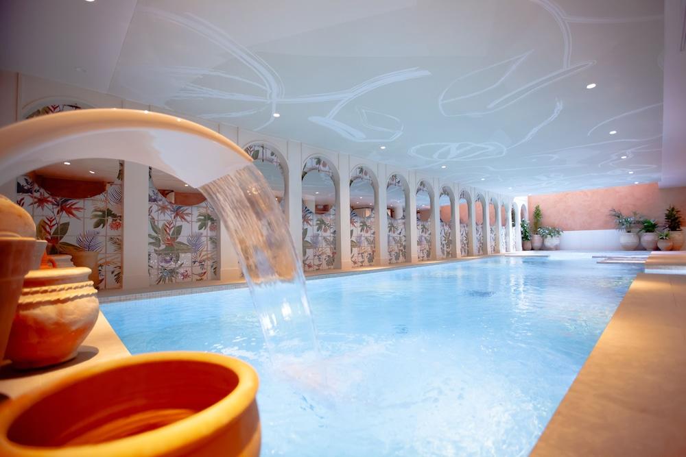 Bloom House Hotel & SPA